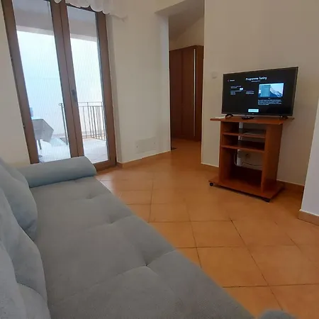 Apartment Appartament Tea By Interhome